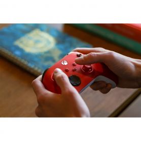 Microsoft Pulse Red Bluetooth/ USB Gamepad Analogue / Digital Xbox, Xbox One, Xbox Series S, Xbox Series X