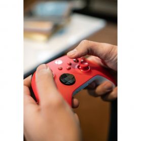 Microsoft Pulse Red Bluetooth/ USB Gamepad Analogue / Digital Xbox, Xbox One, Xbox Series S, Xbox Series X